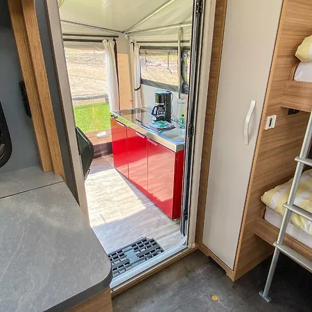 George Glamper Ahoi Holiday home
